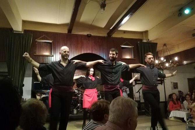 Athens Night Sightseeing Tour with Greek Dinner Show - Who Would Enjoy This Tour?