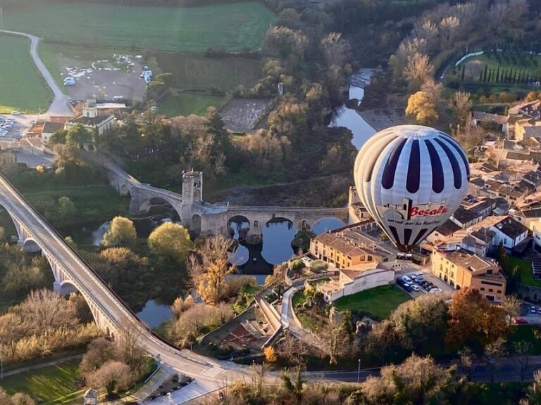 Balloon flight in la Garrotxa with transfer from Barcelona - The Sum Up
