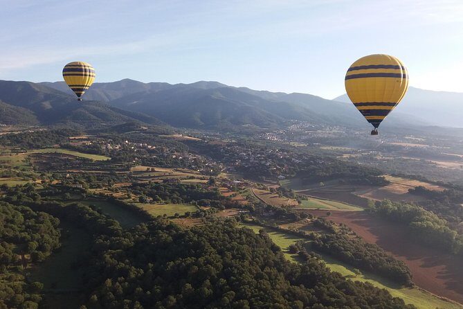 Balloon Ride over Catalonia with optional Pick-up from Barcelona - Landing and the Brunch Celebration