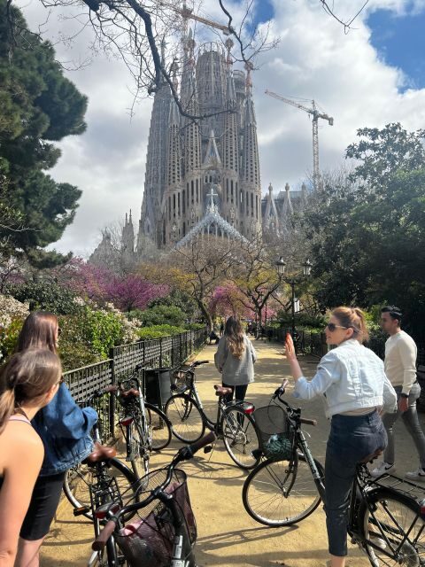 Barcelona: 1-Day Bike Rental - Discovering Barcelona on two wheels