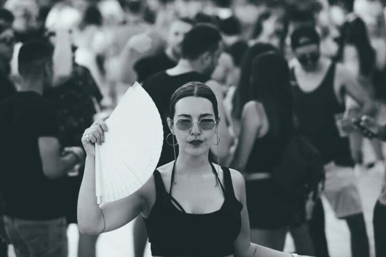 Barcelona: Beach Club Pool Party with DJ - An In-Depth Look at the Barcelona Beach Club Pool Party