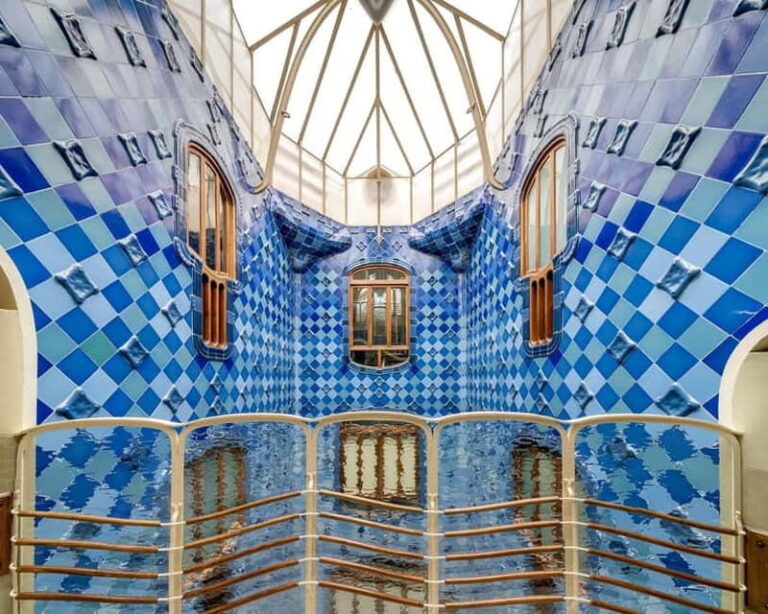 Barcelona: Casa Batlló Tour and Optional White Rabbit Museum - Frequently Asked Questions