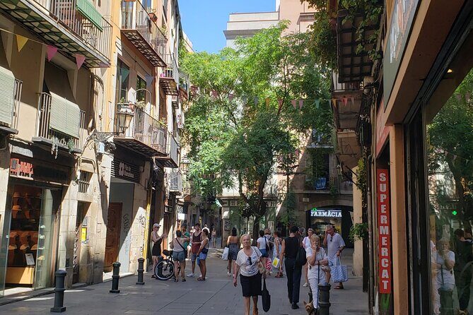 Barcelona City Highlights Bike Tour with E-Bike Option - Exploring Barcelona on Two Wheels: A Detailed Review