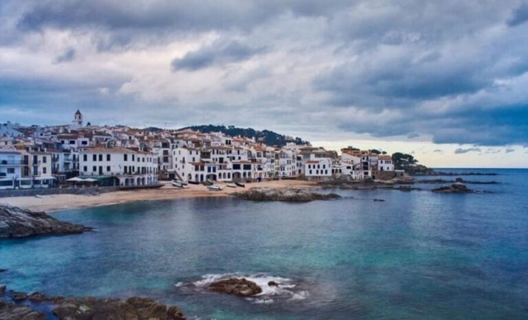 Barcelona: Costa Brava boat tour and lunch - FAQ
