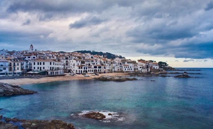 Barcelona: Costa Brava boat tour and lunch - FAQ
