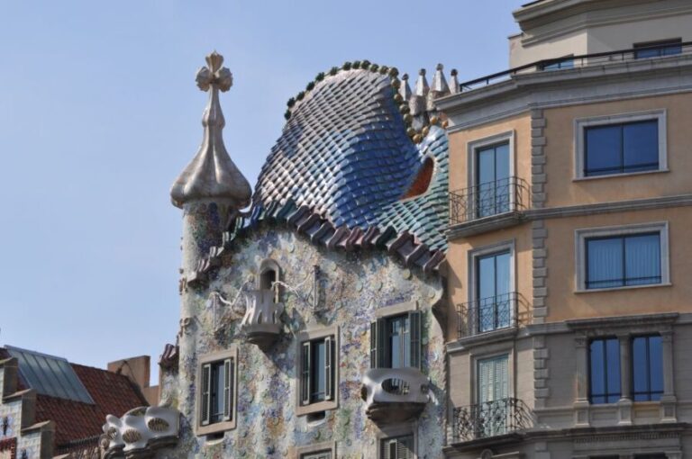Barcelona: Discover Gaudi Architectural Guided Tour - Who Will Appreciate This Tour?