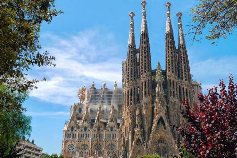 Barcelona: Electric scooter tour Gaudi and Gothic route - An In-Depth Look at the Electric Scooter Tour in Barcelona