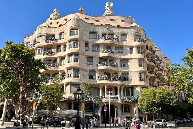 Barcelona Full Day: Sagrada Familia and the 3 Gaudí Houses - What Travelers Say