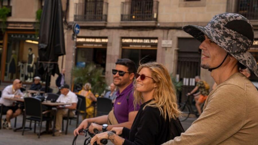 Barcelona: Gaudí Masterpieces & Hidden Gems E-Bike Tour - Practical Details and Tips