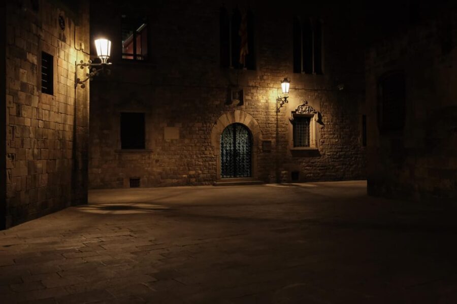 Barcelona: Gothic Quarter Night Walk Mysteries and Legends - A Closer Look at the Gothic Quarter Night Walk