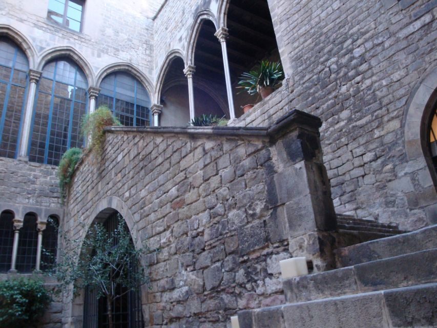 Barcelona: Gothic Quarter Walking Tour - Exploring Barcelona’s Gothic Quarter: A Journey Through Time
