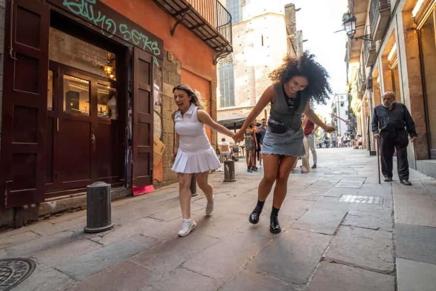 Barcelona: Gothic Quarter Walking Tour with 10+ Attractions - The Sum Up