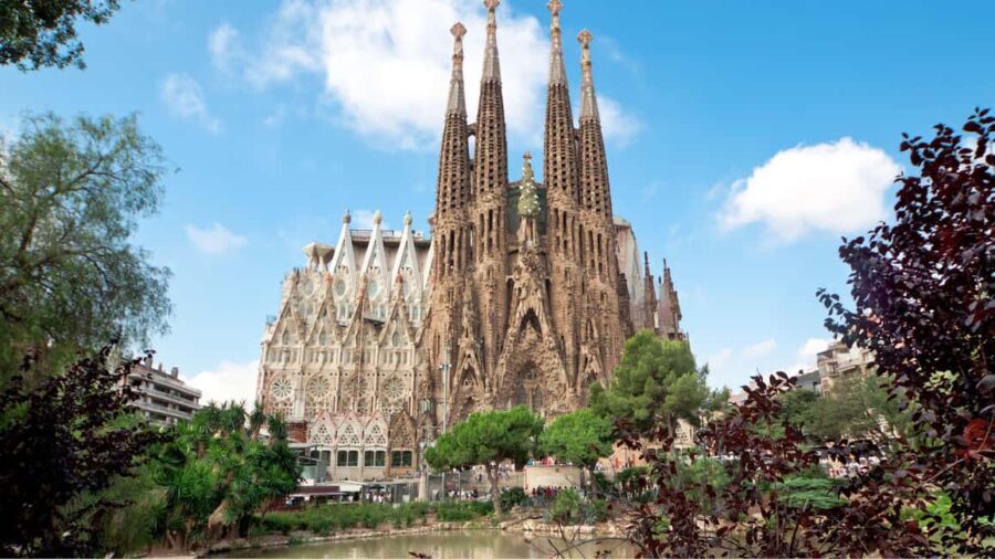 Barcelona: Guided visit of the Sagrada Familia - The Experience in Detail