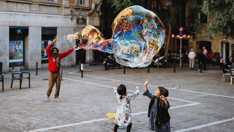 Barcelona: La Sagrada Familia & Park Guell Small-Group Tour - Exploring the Heart of Barcelona: What to Expect