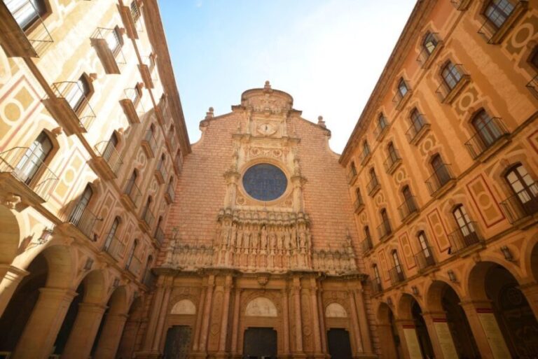 Barcelona: Montserrat & Sagrada Familia Guided Tour - Exploring the Day in Detail