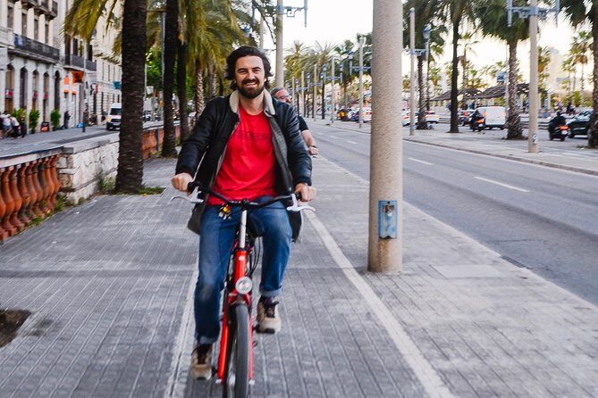 Barcelona Night Bike Tour with Local Tapas and Cava Stop - A Closer Look at the Barcelona Night Bike Tour