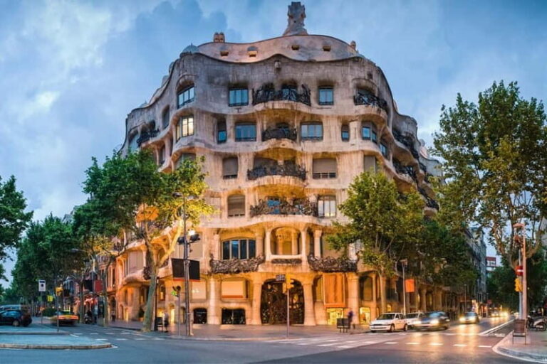 Barcelona: Night Bus Tour with Live Guide - A Deep Dive into the Night Bus Tour Experience