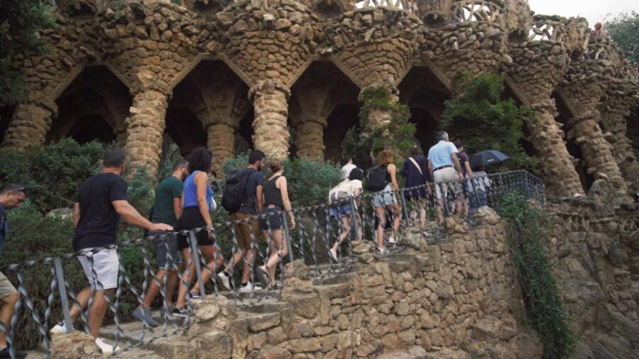 Barcelona: Park Guell Guided Tour with Skip The Line Entry - Who Should Book This Tour?