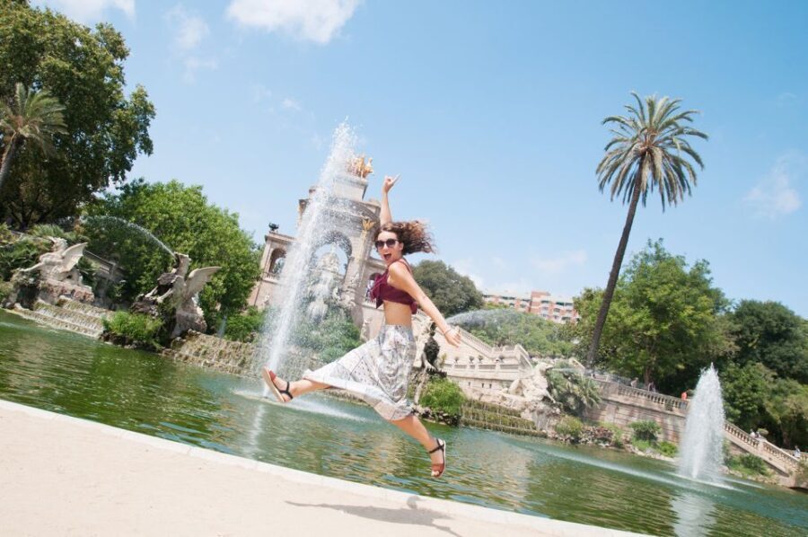 Barcelona: Photoshoot Tour Old Town - Who Would Love This Tour?