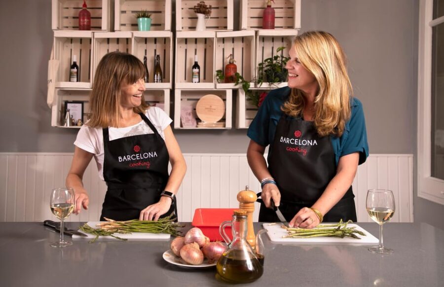 Barcelona: Premium Tapas & Paella Cooking Class - The Experience in Detail