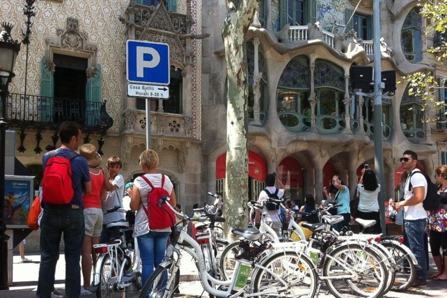 Barcelona: Private 5 Neighborhoods Tour by Electric Bike - The Itinerary Breakdown: What Makes Each Neighborhood Special