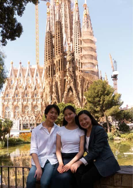 Barcelona - Private Family Photoshoot at Sagrada Familia - Authenticity and Value