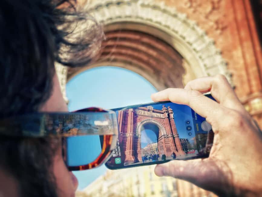 Barcelona: Private Phone Photography Class - Park & Old Town - Exploring Barcelona through Your Phone: An Honest Review