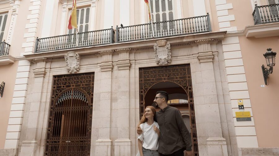 Barcelona: Private photo shooting with pro photographer - Discovering Barcelona’s Old Town Through a Lens