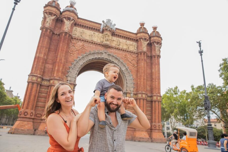 Barcelona: Private Photoshoot at Arc de Triomf - What to Expect at the Arc de Triomf