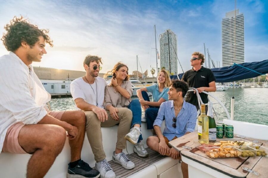 Barcelona: PRIVATE Sailing tour with open bar and snacks - Practical Details and Tips