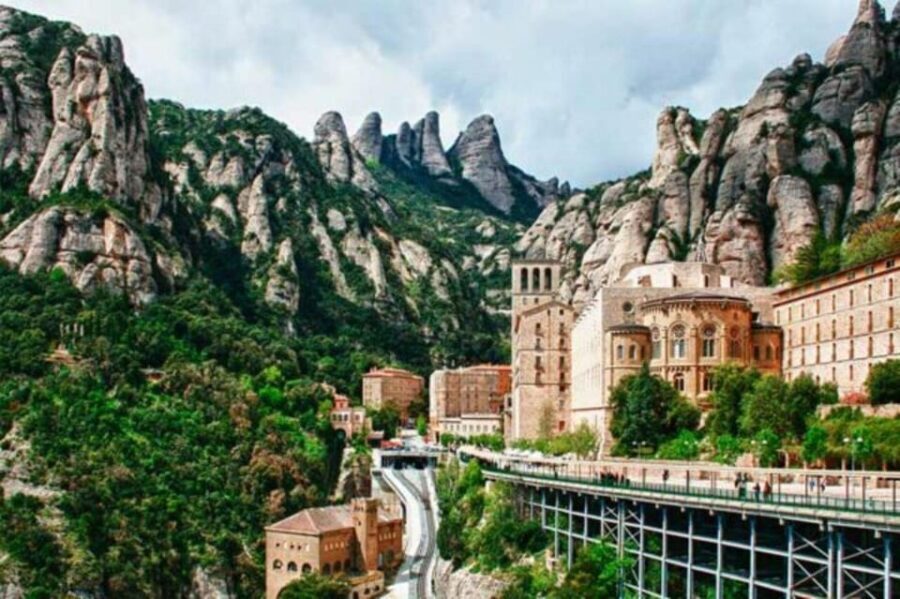 Barcelona: Private Tour Castles, Salt, Montserrat and Wines - Who Will Love This Tour?