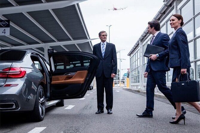Barcelona Private transfer from Airport to Hotel / Cruise - Summary of the Experience
