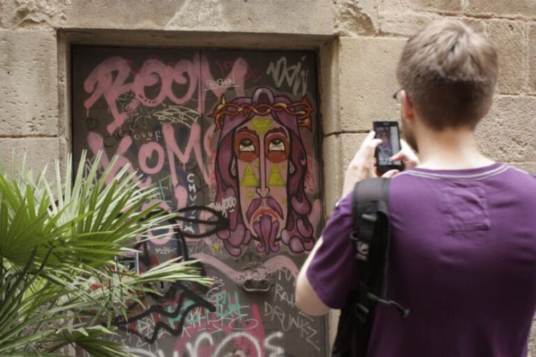 Barcelona: Raval Street Art and Graffiti Walking Tour - A Closer Look at the Raval Street Art Tour