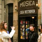 Barcelona: Sagrada Familia, Park Güell and Old Town Tour - Transportation and Group Size