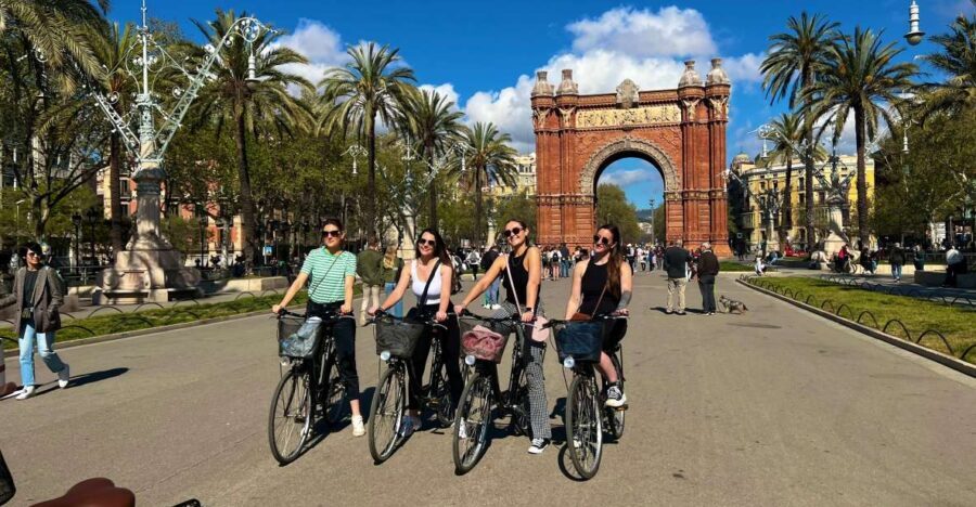 Barcelona: Sagrada Familia Private E-Scooter Tour - Exploring Barcelona by E-Scooter: A Practical and Enjoyable Adventure