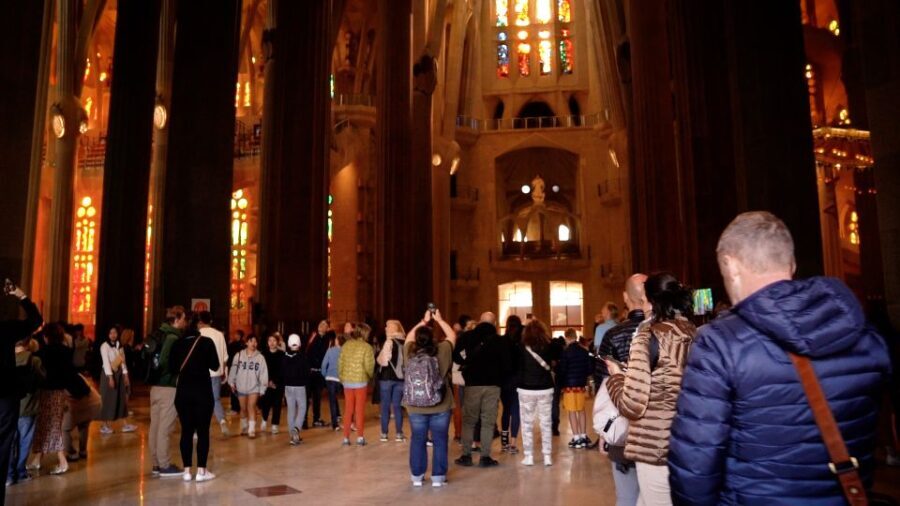Barcelona: Sagrada Familia Skip-the-Line Guided Tour - Why Choose This Tour?