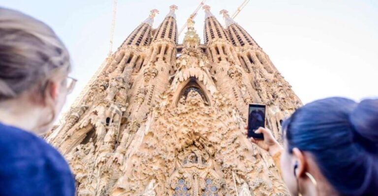 Barcelona: Sagrada Familia Tour with Optional Tower Access - An In-Depth Look at the Sagrada Familia Tour