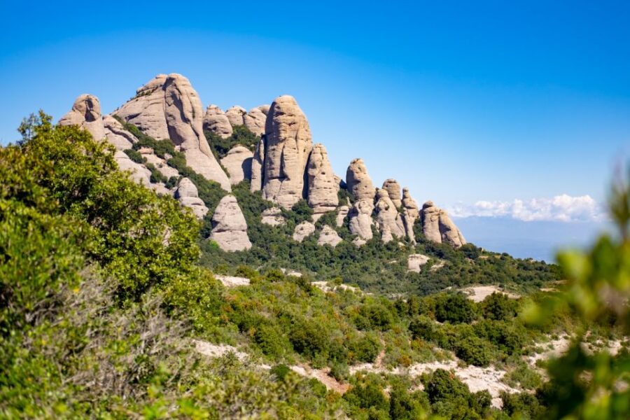 Barcelona: Sitges & Montserrat Monastery Tour with Easy Hike - An In-Depth Look at the Tour Experience
