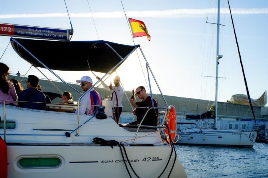 Barcelona: Sunset Sailing with Live Guitar Music and Tapas - FAQs