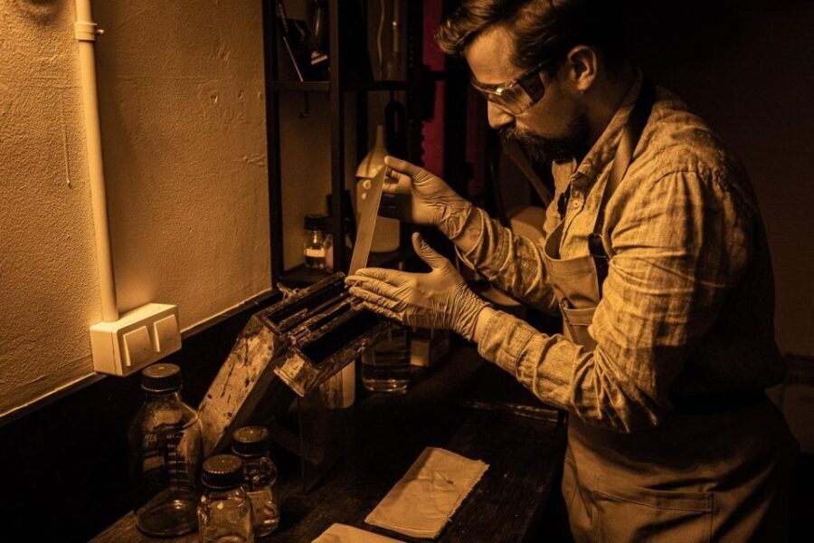 Barcelona: Take your portrait with a 19th century process - Exploring the Experience in Detail