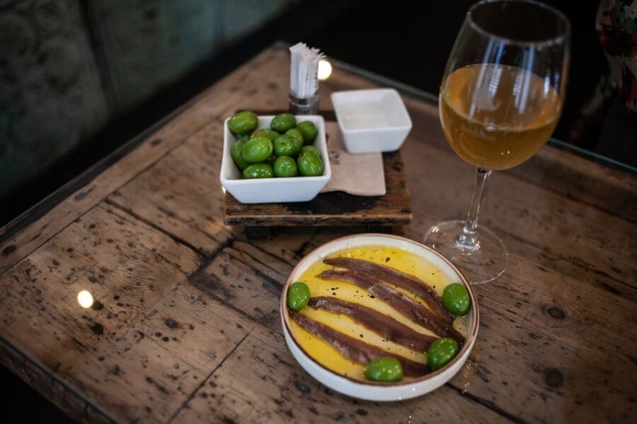 Barcelona: Tapas Food and Wine Tour in La Barceloneta - What’s Included & Practical Details