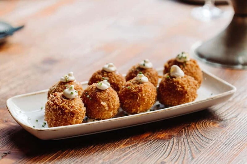Barcelona: Tapas & Wine Tour in Born & Gothic Quarter - A Deep Dive into the Barcelona Tapas & Wine Tour