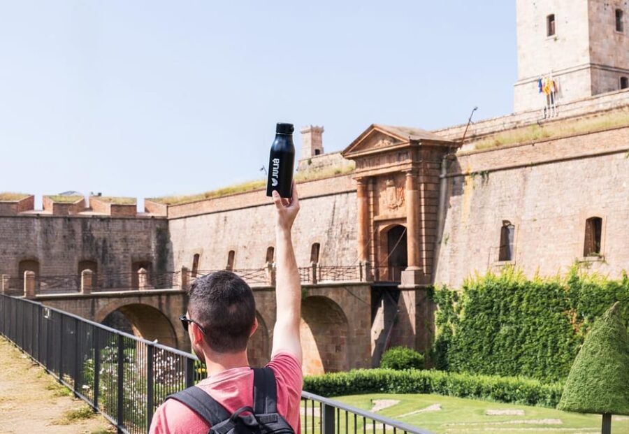 Barcelona Tour: Montjuic Cable Car & Gothic walking Tour - Who Should Consider This Tour?