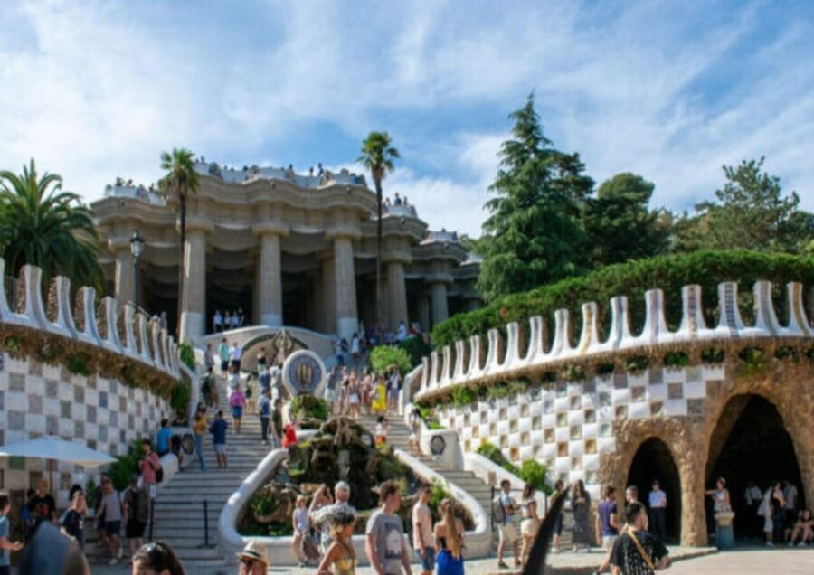 Barcelona: Walking Tour 4 Hours - Who Should Consider This Tour?