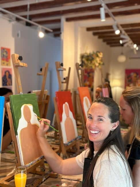 Barcelona: Wine and Art! Unlimited Wine and Local Artists - The Value of the Experience