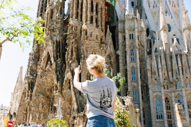 Barcelona: Wonders of Gaudi Bike Tour - Itinerary Breakdown: The Highlights and Hidden Gems
