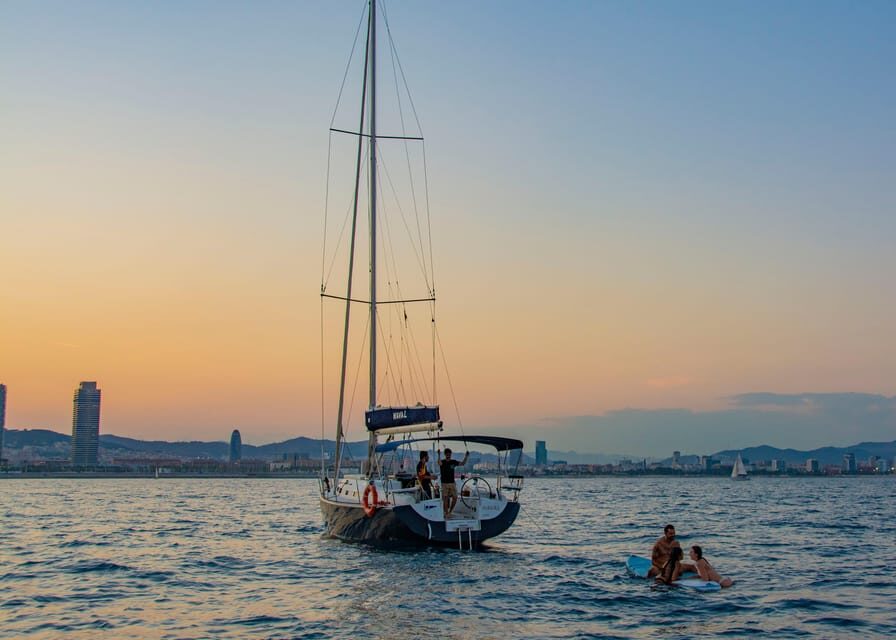 Barcelona:Private Sailing excursion along the coast + brunch - In-Depth Look at the Experience