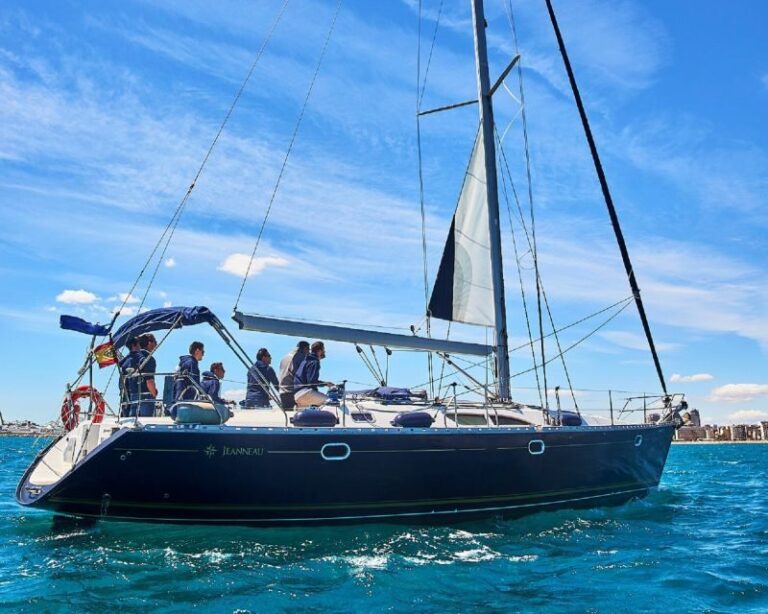 Barefoot: Private sailing cruise in Barcelona - What We Love About This Experience