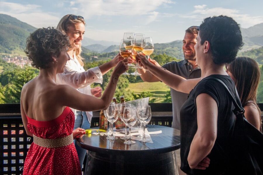 Basque Press Farm and Traditional Cider House with transport - A Journey Through Time at Igartubeiti Press Farm