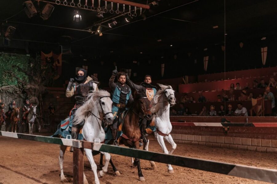Benidorm: Dinner with Show at Magic Robin Hood - A Detailed Look at the Experience
